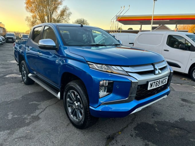 2025 Mitsubishi L200