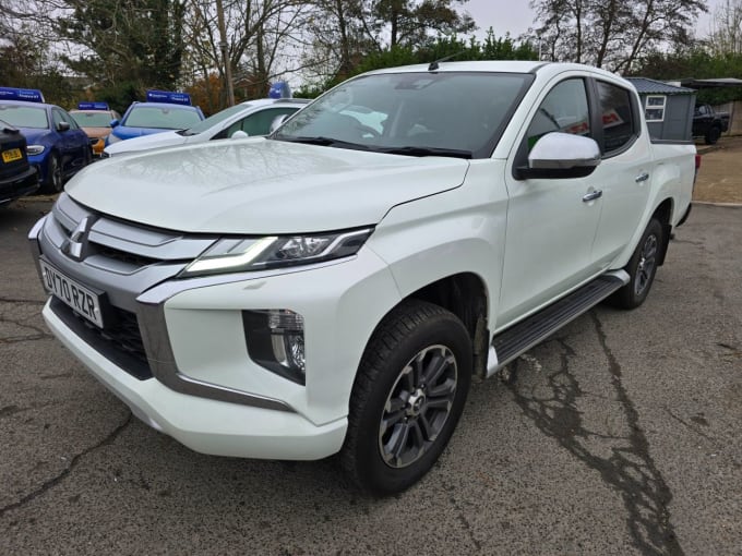 2025 Mitsubishi L200