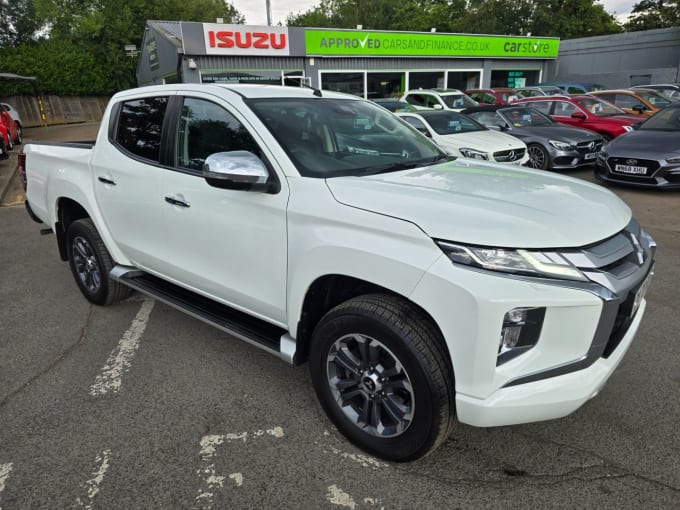 2025 Mitsubishi L200