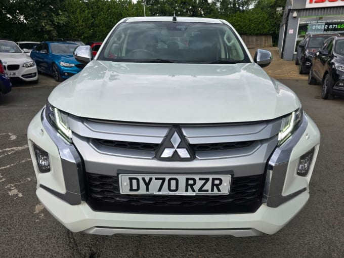 2025 Mitsubishi L200