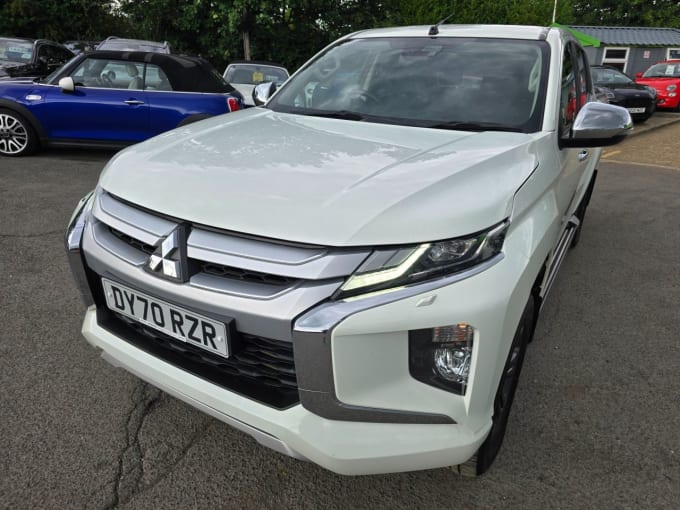 2025 Mitsubishi L200