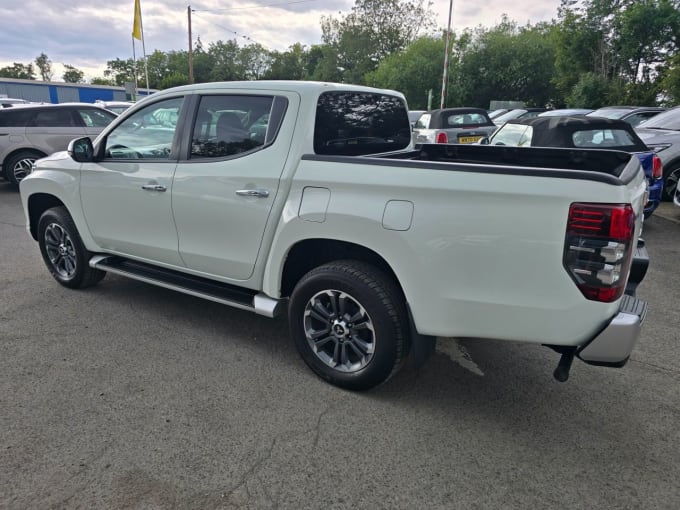 2025 Mitsubishi L200