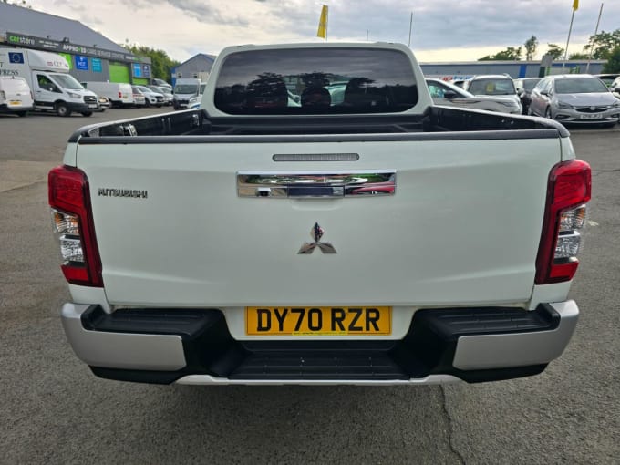 2025 Mitsubishi L200