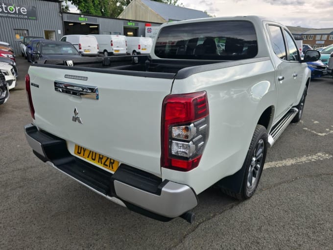 2025 Mitsubishi L200