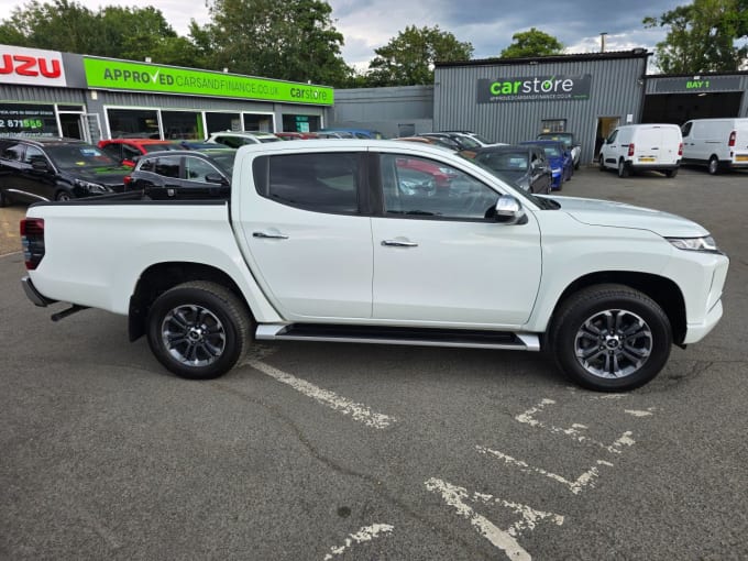 2025 Mitsubishi L200
