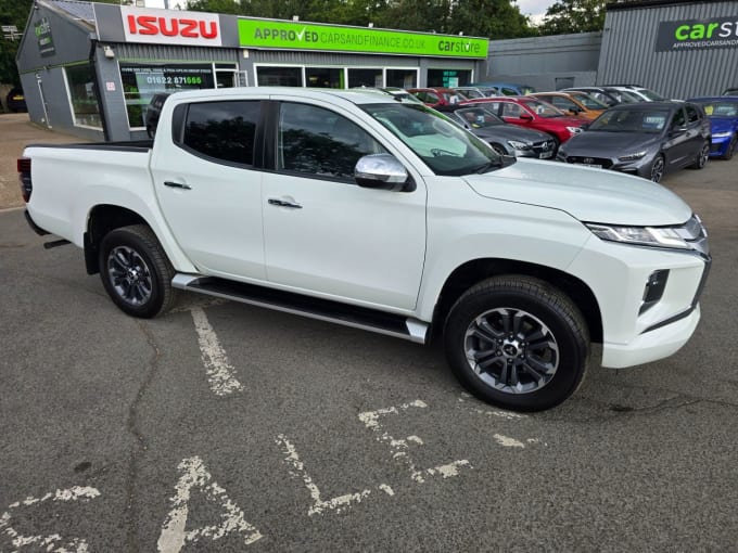 2025 Mitsubishi L200