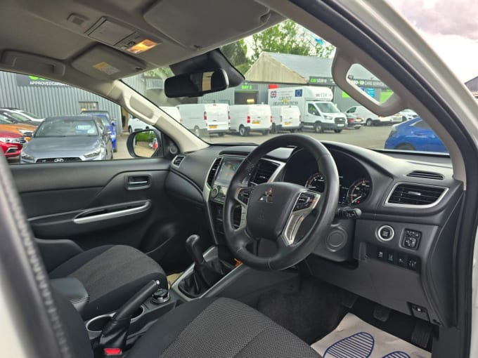2025 Mitsubishi L200