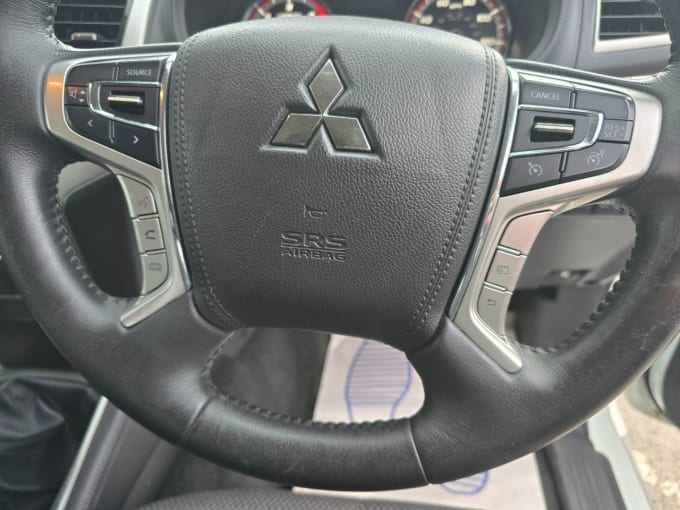 2025 Mitsubishi L200