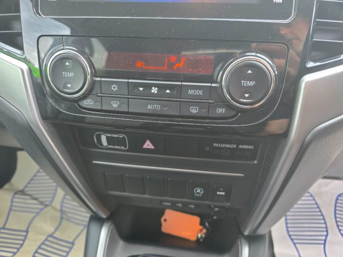 2025 Mitsubishi L200