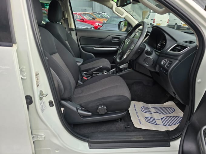 2025 Mitsubishi L200