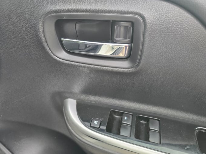 2025 Mitsubishi L200