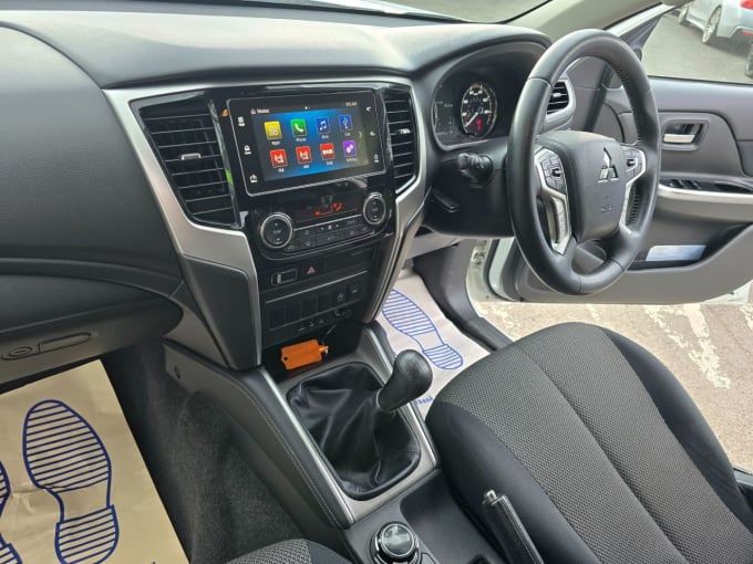 2025 Mitsubishi L200