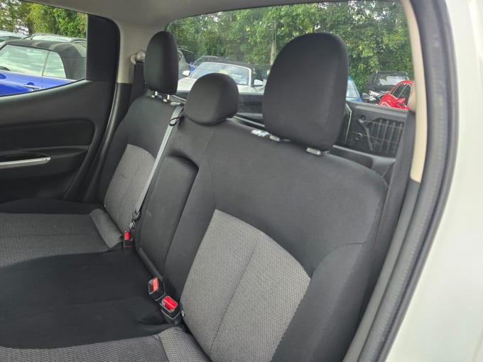 2025 Mitsubishi L200