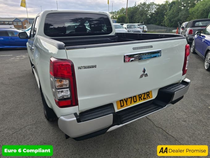 2025 Mitsubishi L200