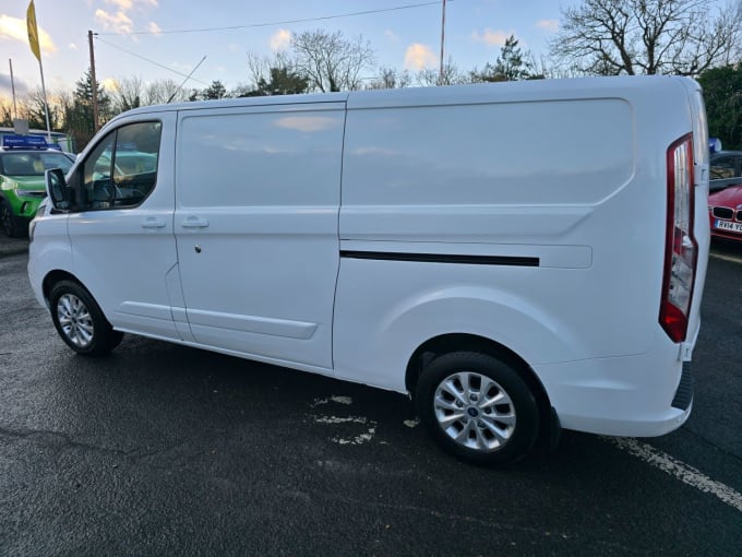 2025 Ford Transit Custom