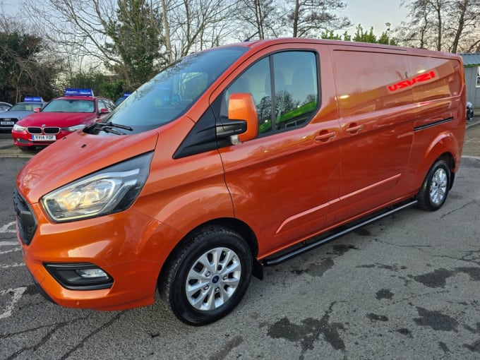 2025 Ford Transit Custom