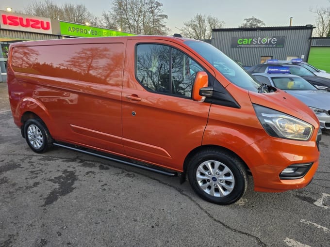 2025 Ford Transit Custom