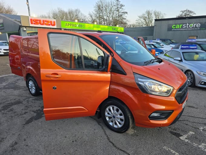 2025 Ford Transit Custom