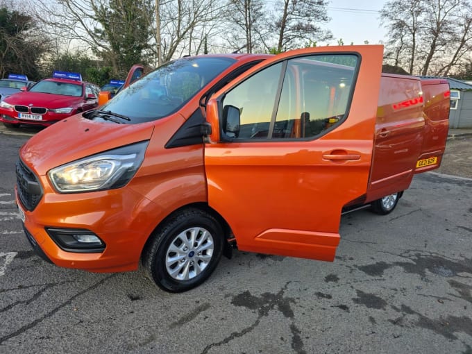 2025 Ford Transit Custom