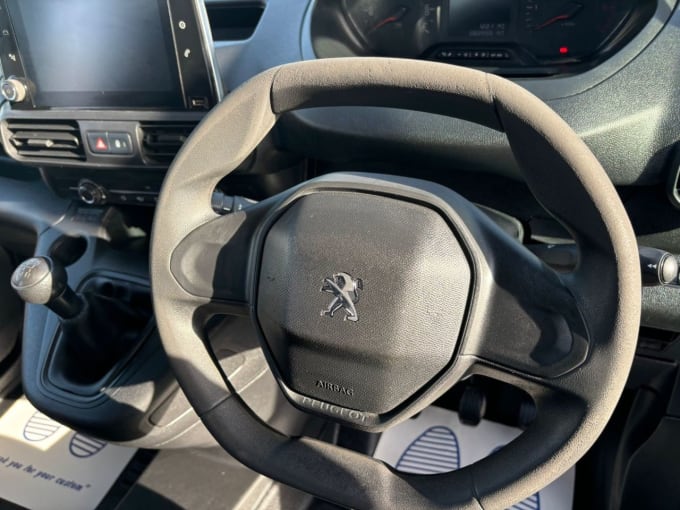 2025 Peugeot Partner