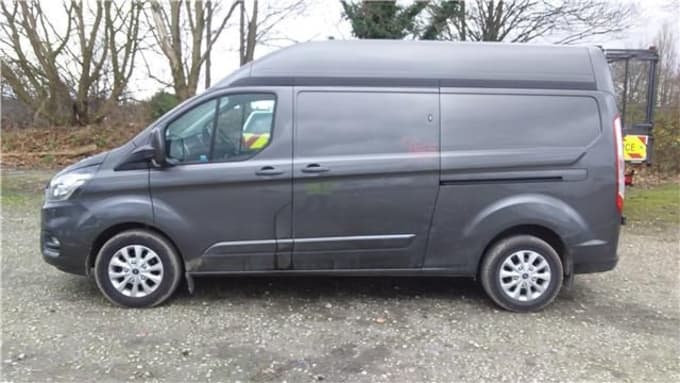 2025 Ford Transit Custom