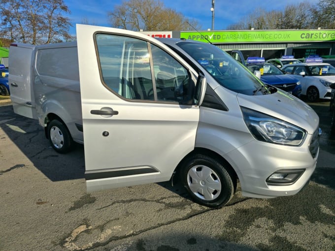 2025 Ford Transit Custom