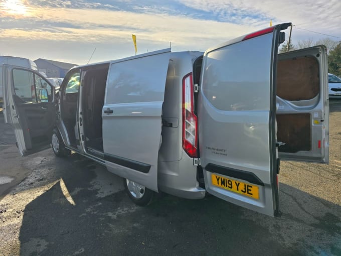 2025 Ford Transit Custom