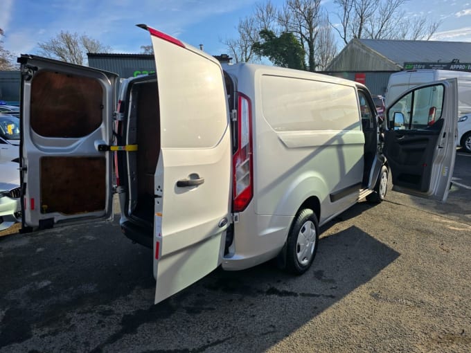 2025 Ford Transit Custom