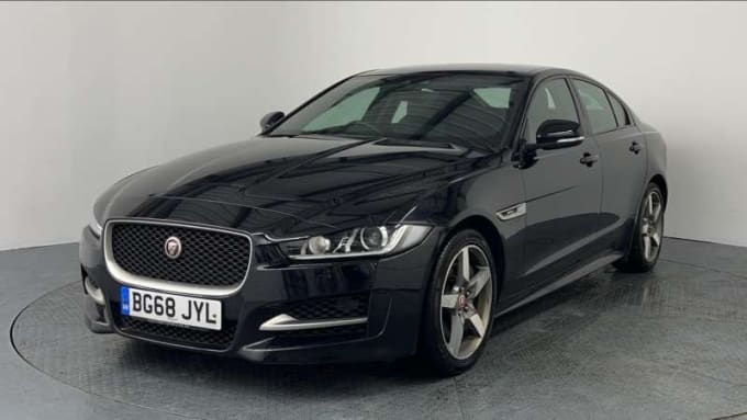 2025 Jaguar Xe