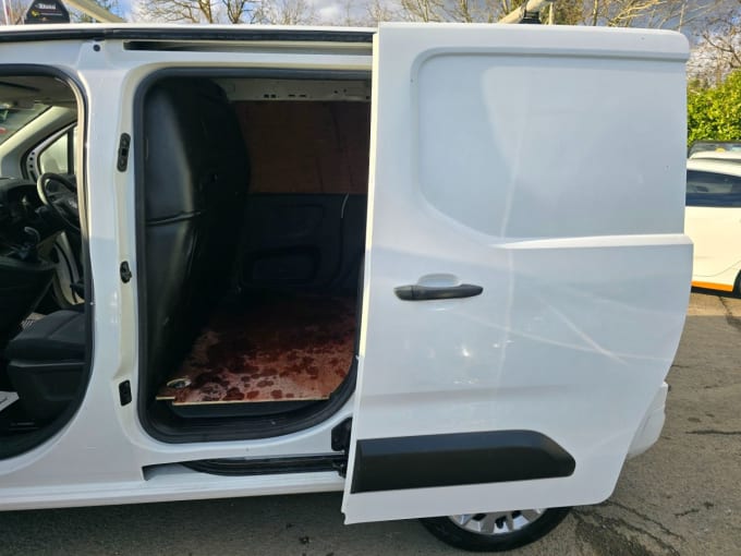 2025 Vauxhall Combo