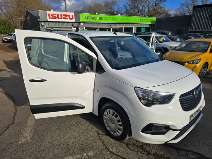 2025 Vauxhall Combo