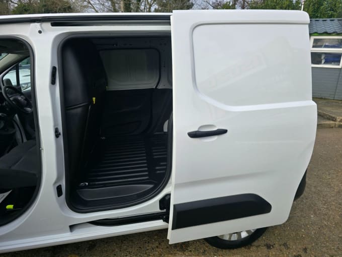 2025 Toyota Proace City