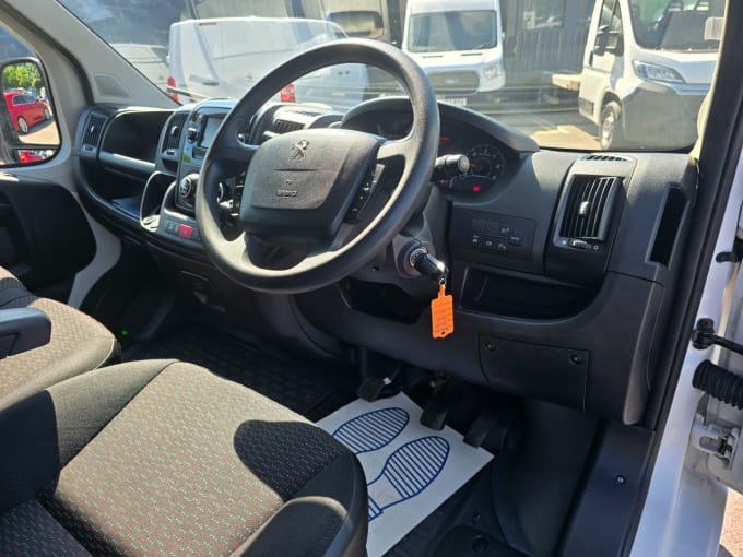 2025 Peugeot Boxer