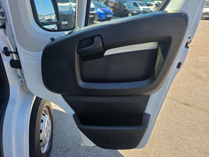 2025 Peugeot Boxer