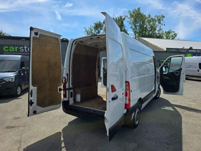 2025 Vauxhall Movano