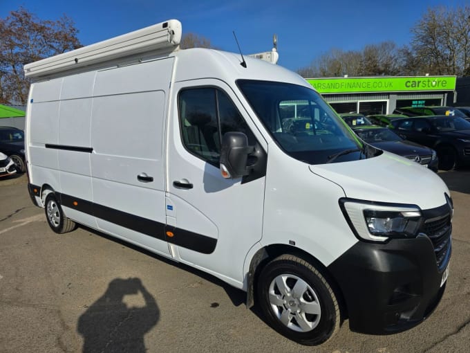 2025 Renault Master