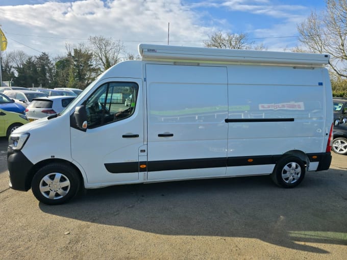 2025 Renault Master