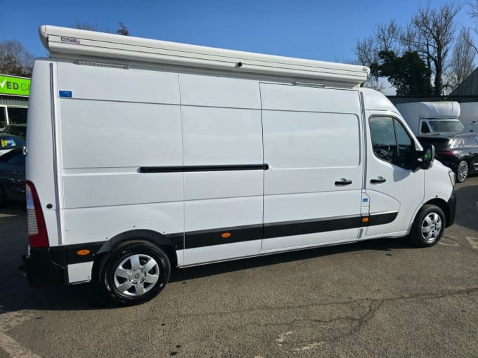 2025 Renault Master