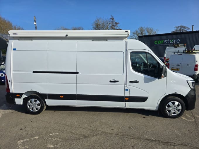 2025 Renault Master