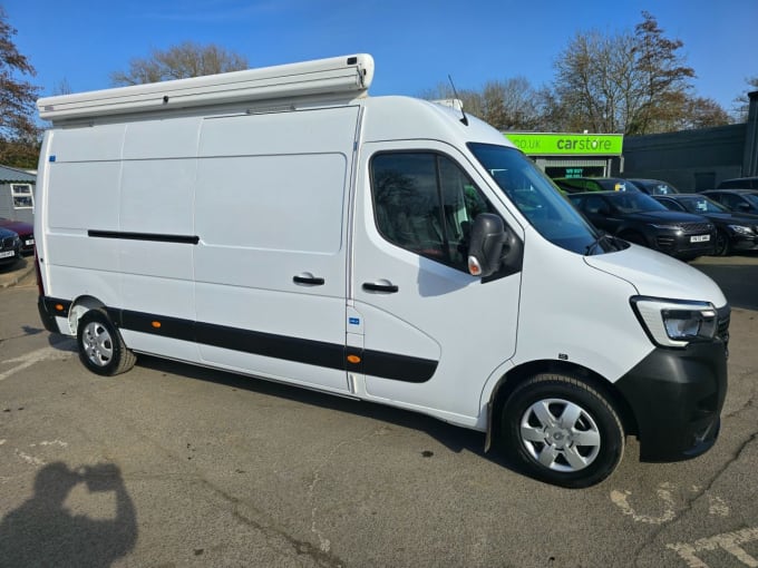 2025 Renault Master