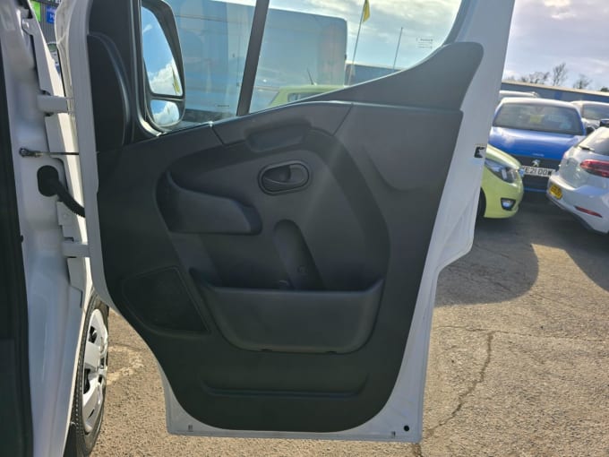 2025 Renault Master