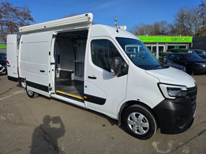 2025 Renault Master