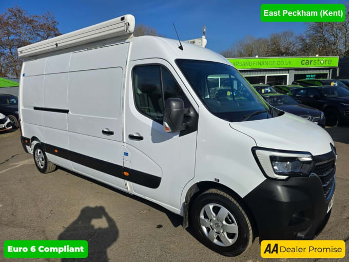 2025 Renault Master