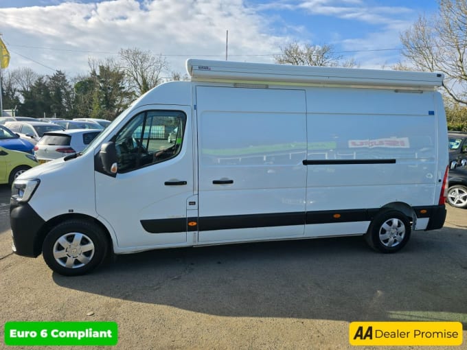 2025 Renault Master