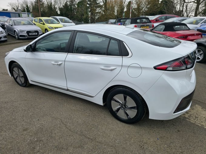 2025 Hyundai Ioniq