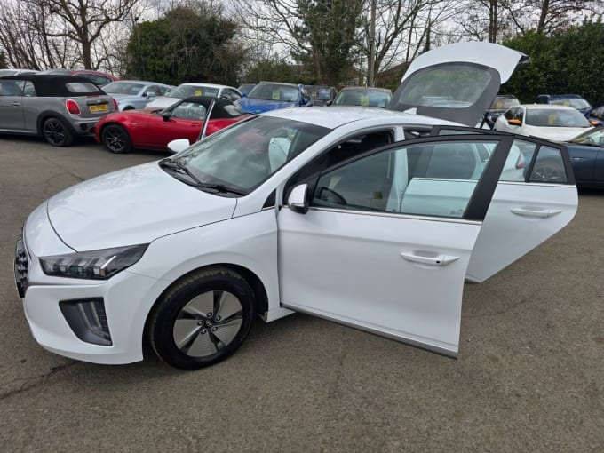 2025 Hyundai Ioniq