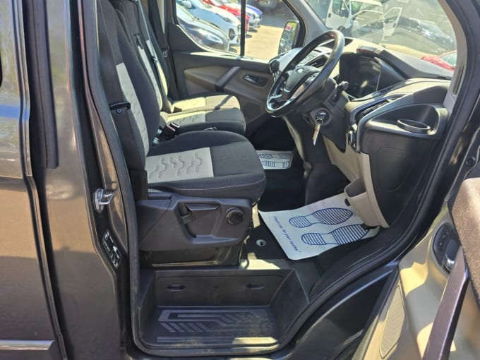 2025 Ford Transit Custom