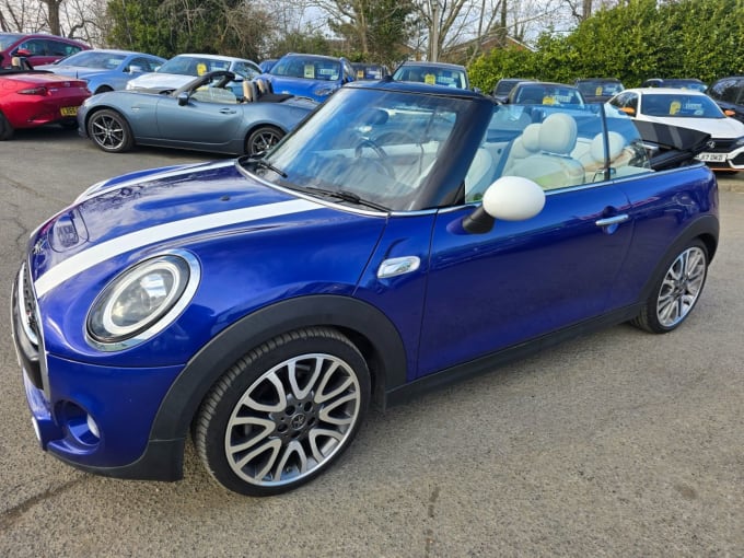 2025 Mini Convertible