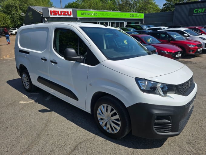 2025 Peugeot Partner