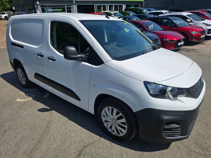 2025 Peugeot Partner